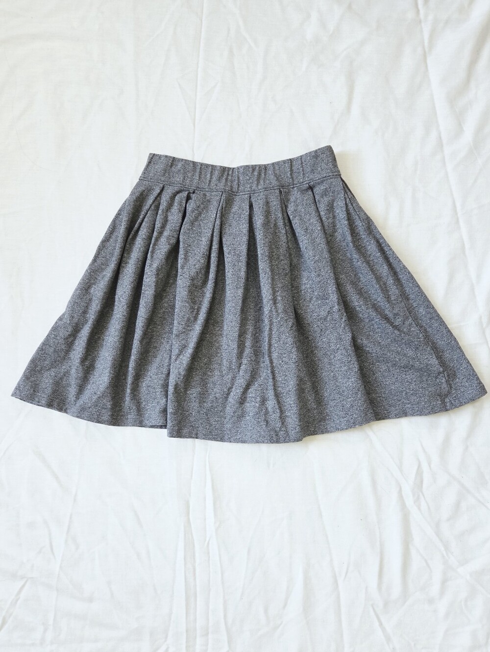Aritzia Gray Jersey Knit Pleated A-Line Skater Skirt